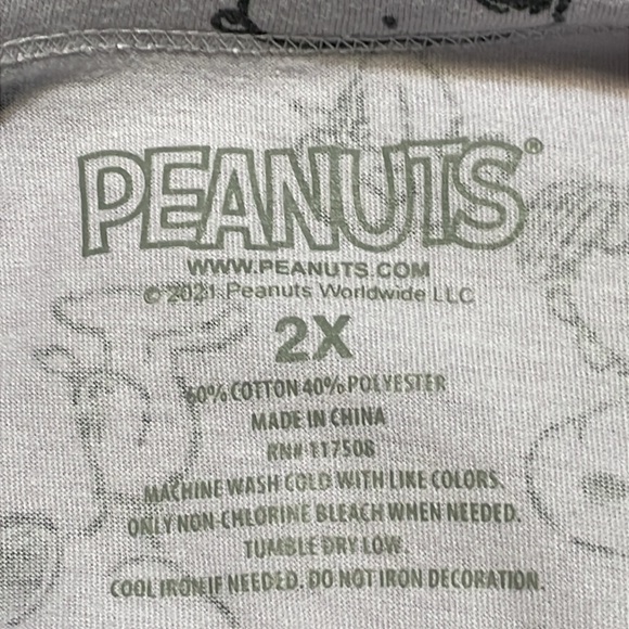 Peanuts Lavender Crop Tee, Snoopy, Woodstock, 2X - Picture 4 of 4